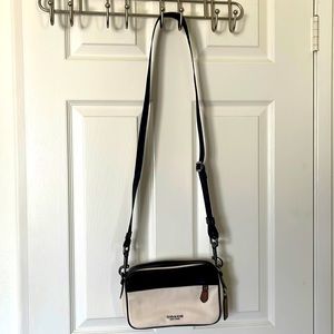 Coach handbag, genuine, leather adjustable, thick shoulder strap